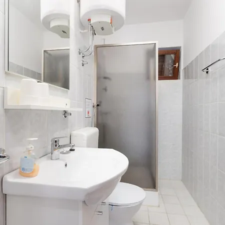 Apartament 1 Bedroom Amazing In Krk